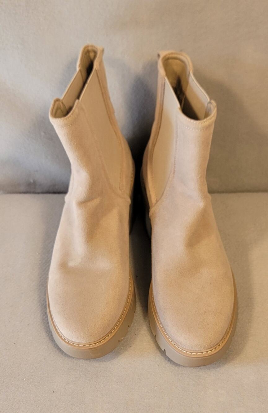 Michael by Michael Shannon Charley Platform Chelsea Boots Beige 8M